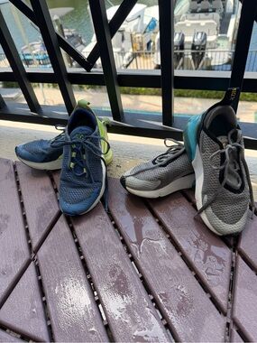 Pair of Nike 270s